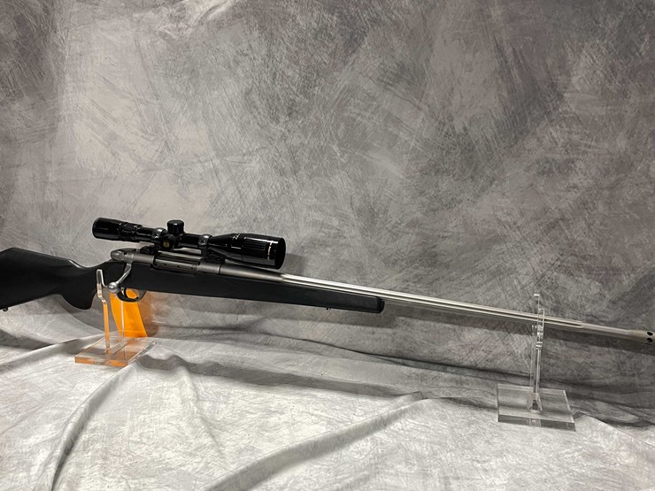 #8067-•-weatherby-mark-v,-300-wby-mag-bolt-action-rifle,-sn:-ss015262,-(neenah,-wi)-image-1