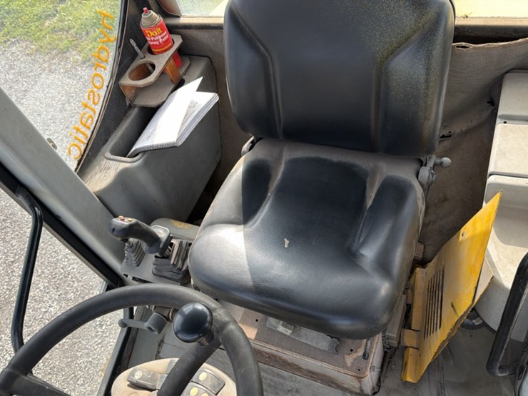 #1401-•-coyote-c14-4-compact-wheel-loader-image-13