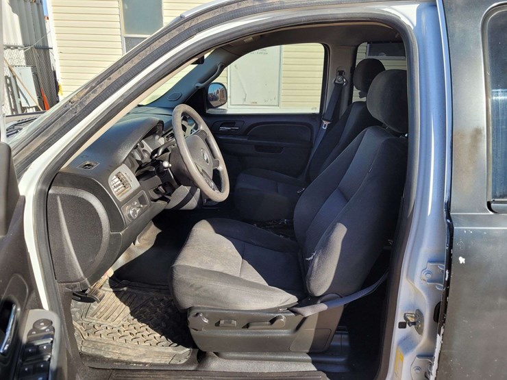 2010-chevrolet-tahoe-ls-image-7