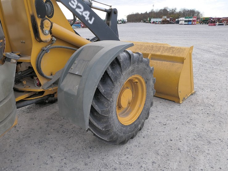 2012-deere-324j-image-19