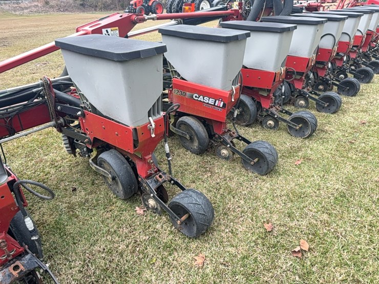 case-ih-1230-image-26