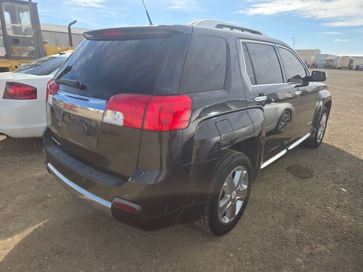 2013-gmc-terrain-denali-image-3