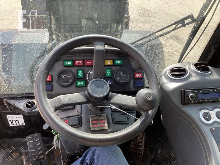 2015-giant-v5003-image-14