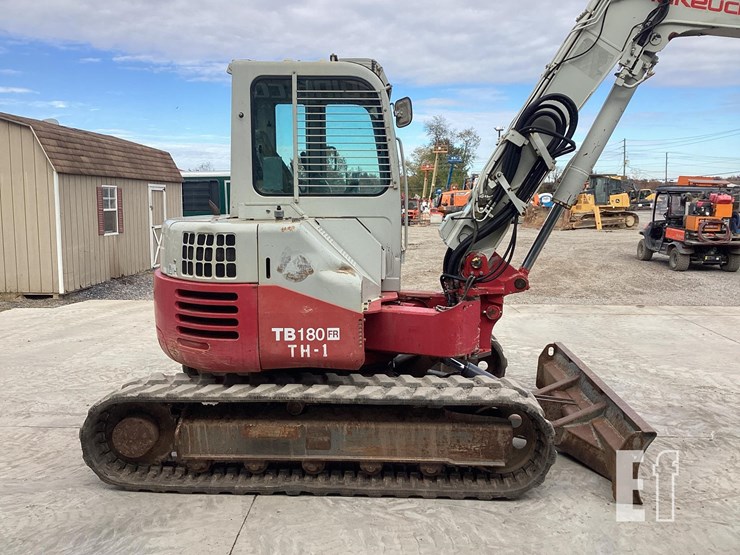 2013-takeuchi-tb180fr-image-5