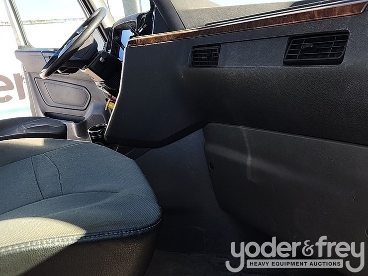 2021-international-rh613-image-54