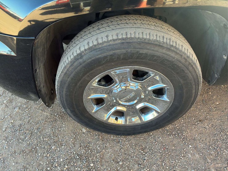 2011-gmc-yukon-xl-image-17