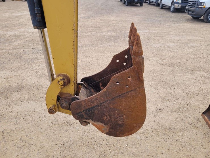 2001-caterpillar-303.5-image-3