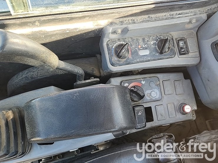 2017-kubota-kx033-4-image-27