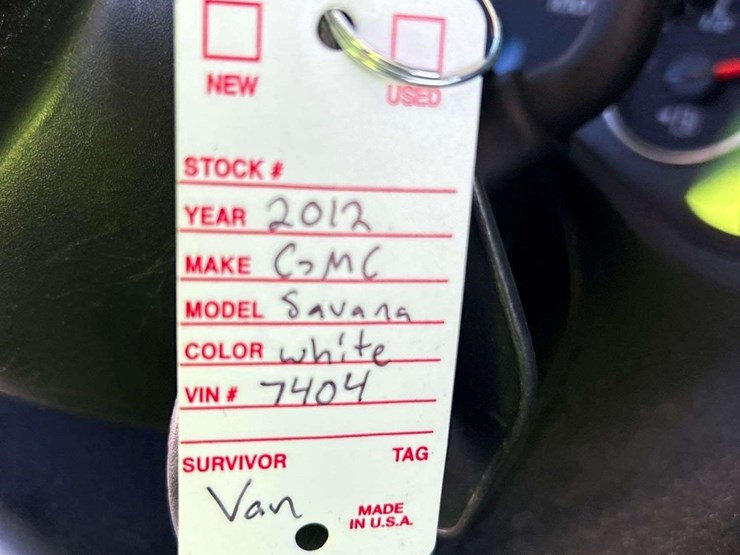 2012-gmc-3500-image-26