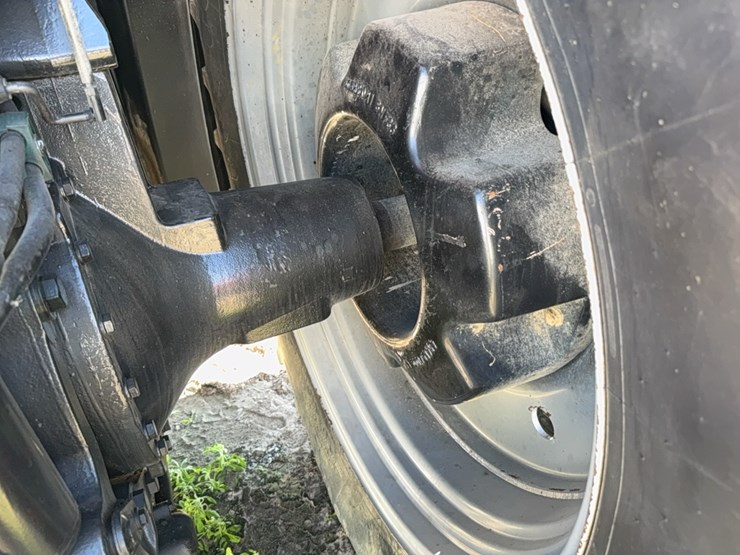 2017-case-ih-magnum-250-image-35