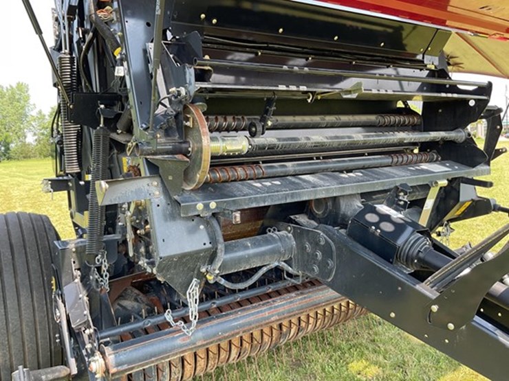 2022-case-ih-rb565-image-14