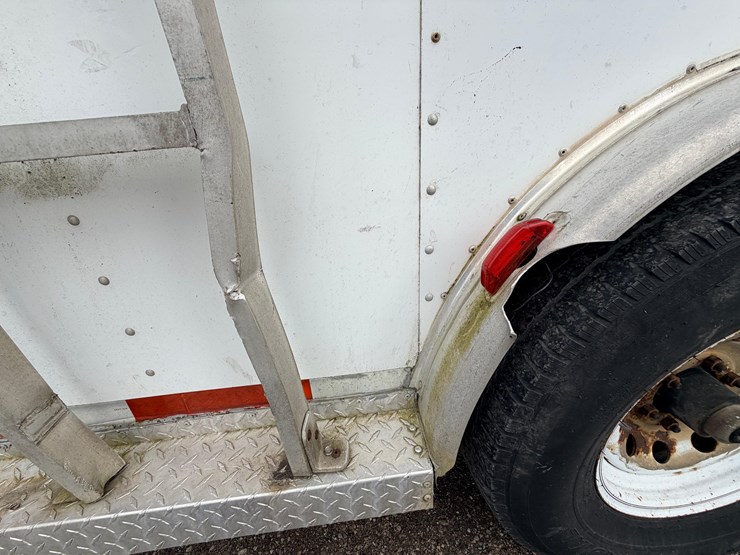 #2153-•-s&s-gooseneck-horse-trailer-image-23