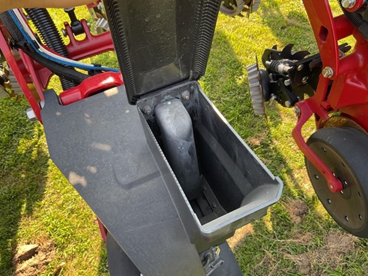 2022-case-ih-2150-image-14