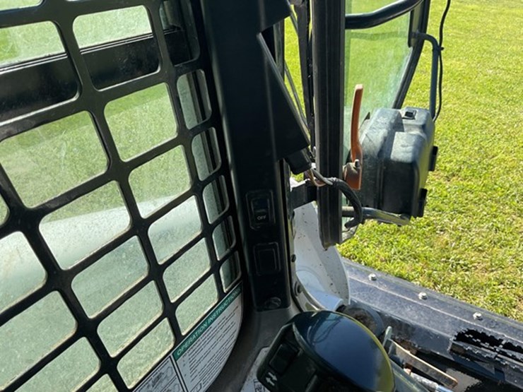2019-bobcat-s740-image-18