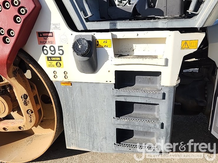 2018-dynapac-cc4200-image-17