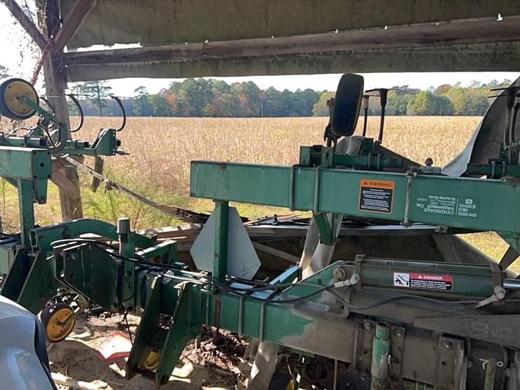 john-deere-8-image-8