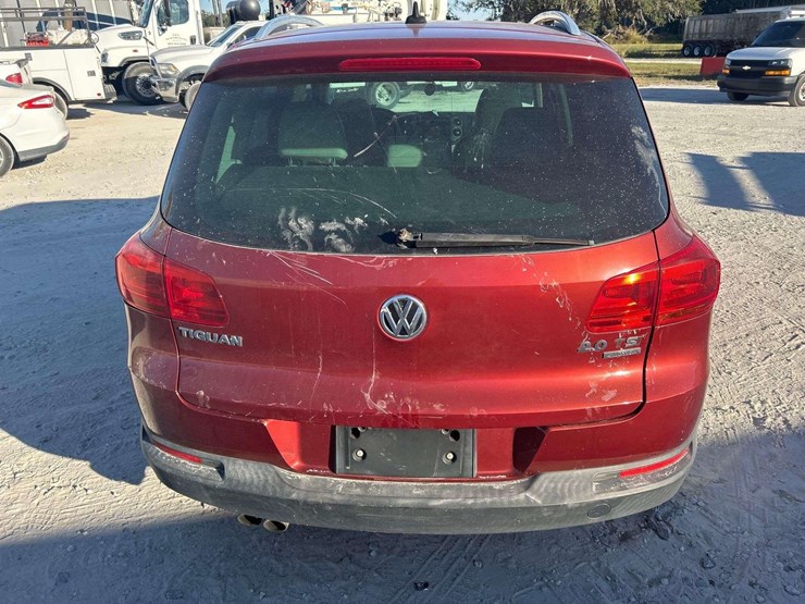 2012-volkswagen-tiguan-image-22