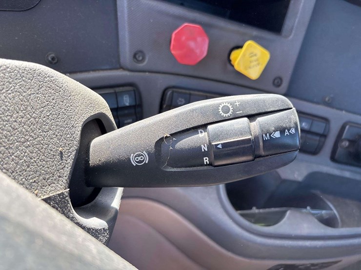 2017-freightliner-cascadia-125-image-22