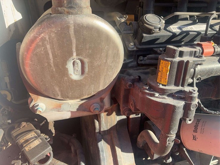 2021-bobcat-s590-image-18