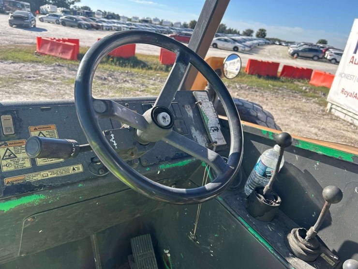 2013-sky-trak-6042-image-7