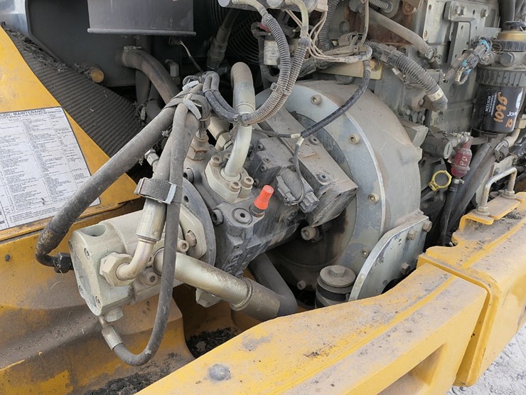 2012-deere-324j-image-14