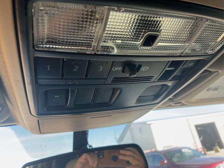 2016-toyota-4-runner-image-25