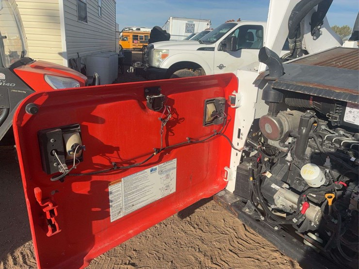 2019-bobcat-s570-image-20