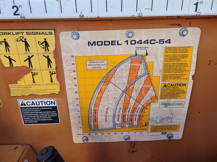 lull-1044c-54-image-13