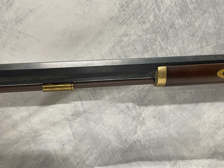 #8070-•-traditions-,-.50-cal.-muzzleloader,-sn:-202082,-(neenah,-wi)-image-13