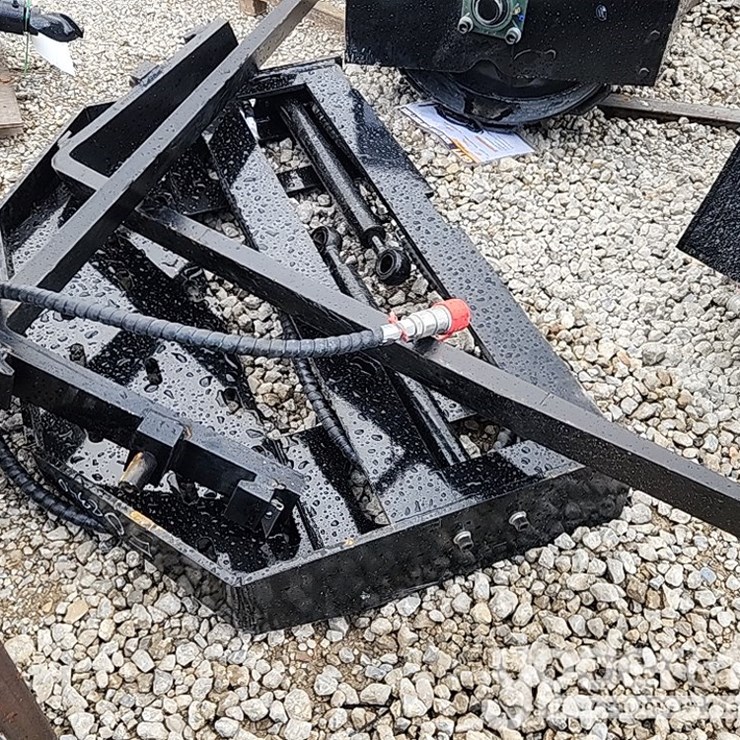 Unused 2025 Side Shift Forks to suit Skidsteer