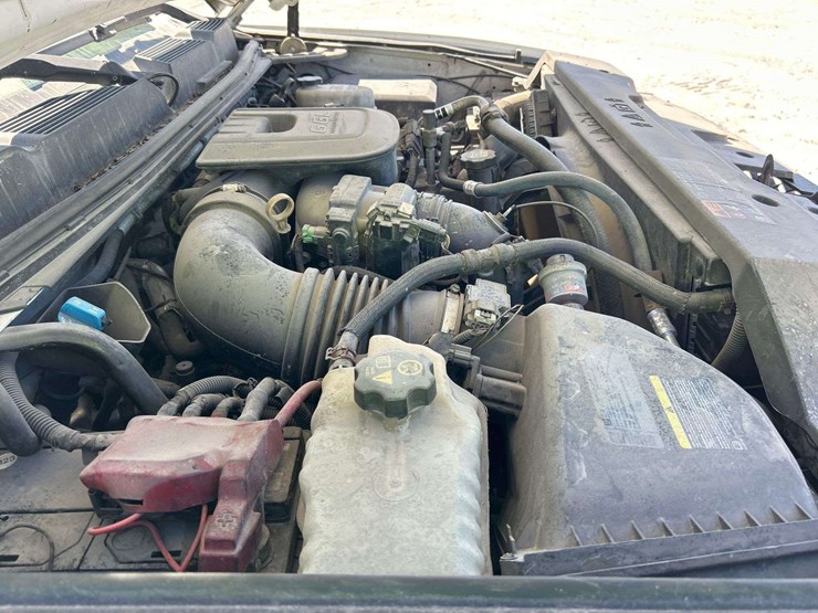 2014-chevrolet-silverado-3500-image-9