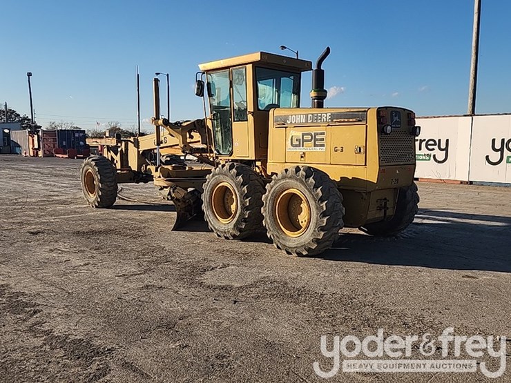 1995-deere-670b-image-3