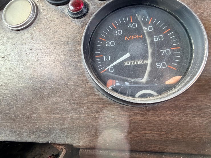 1977-autocar-c9364b-image-44