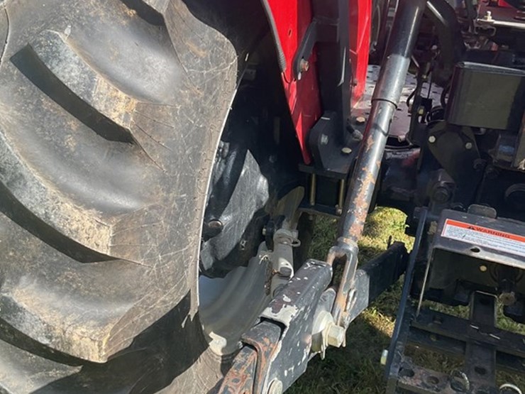 2011-case-ih-farmall-75a-image-12