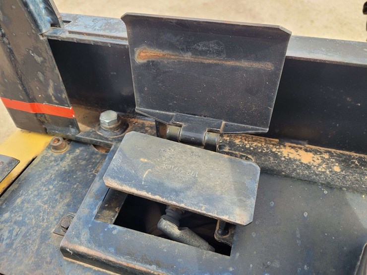 2001-caterpillar-303.5-image-17