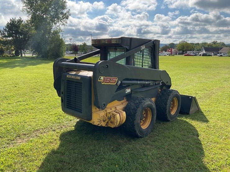2007-new-holland-l185-image-5