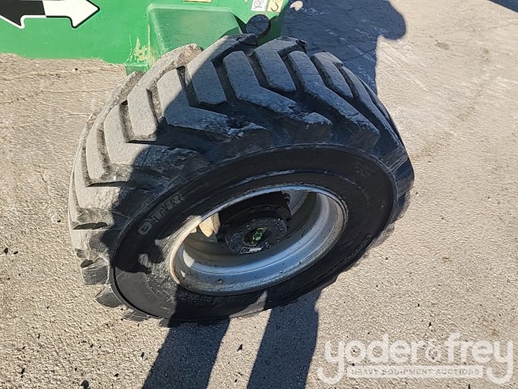 2014-jlg-400s-image-11