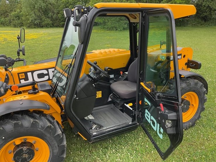 2022-jcb-525-60-image-10