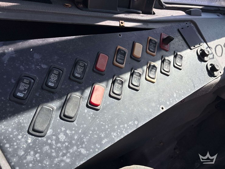 2008-freightliner-b2-image-17