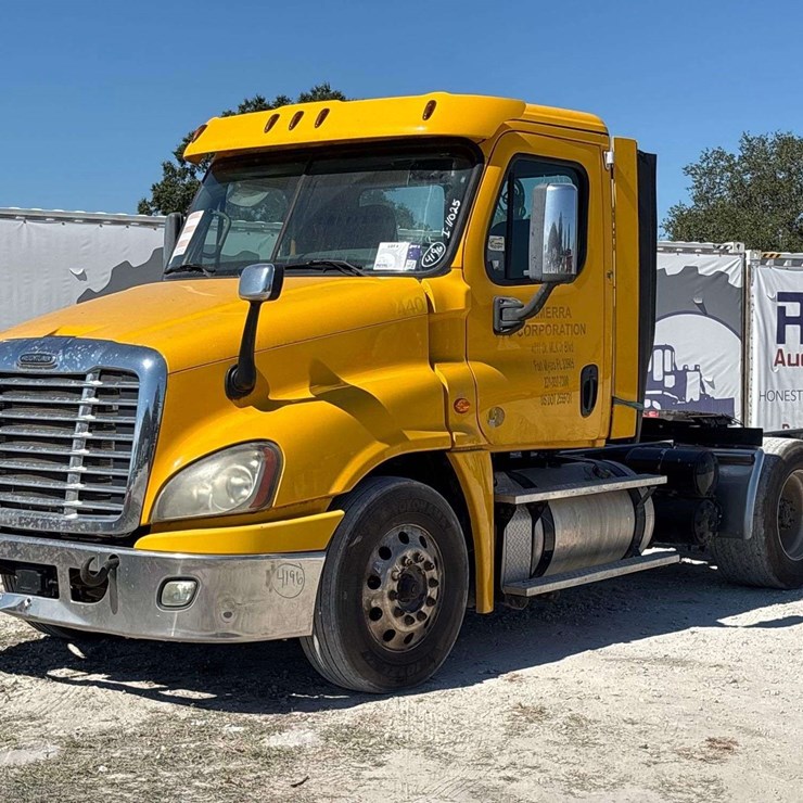 2017 FREIGHTLINER CASCADIA 125
