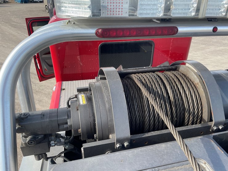 #3822-•-2019-peterbilt-heavy-rotator-truck-(has-mn-title-in-delay,-may-take-6-8-weeks)-image-18