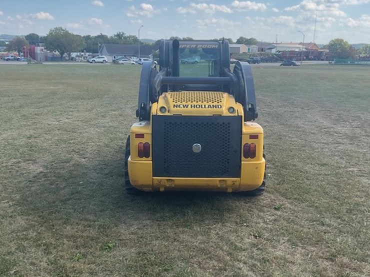 2012-new-holland-l225-image-4