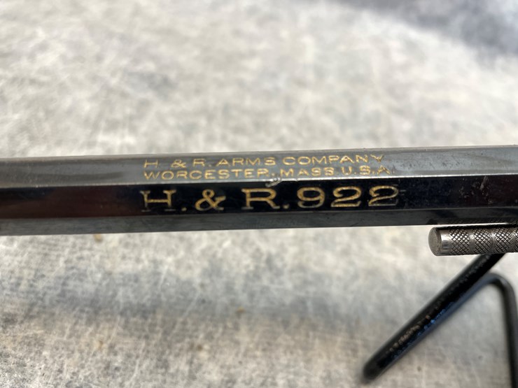 #4511-•-h-&-r-922,-22-lr-revolver,-sn:157070-(princeton,-mn)-image-3
