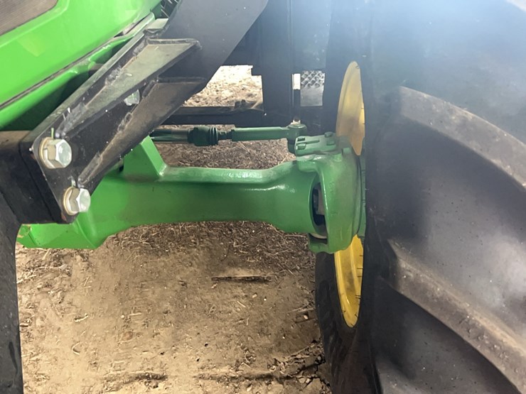 john-deere-6135e-image-4