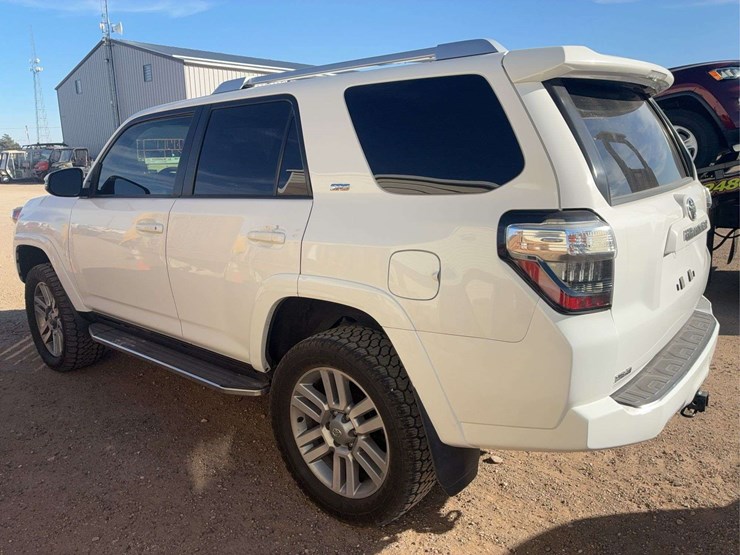 2016-toyota-4-runner-image-4