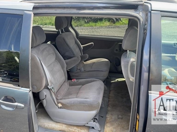 2006-toyota-sienna-image-11