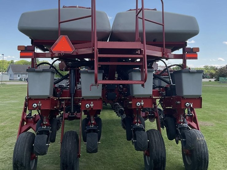 2011-case-ih-1250-image-21