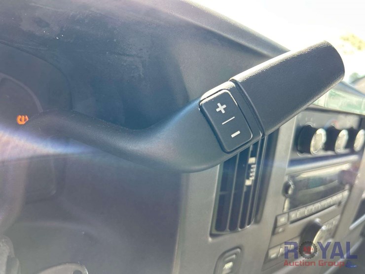 2012-gmc-3500-image-15