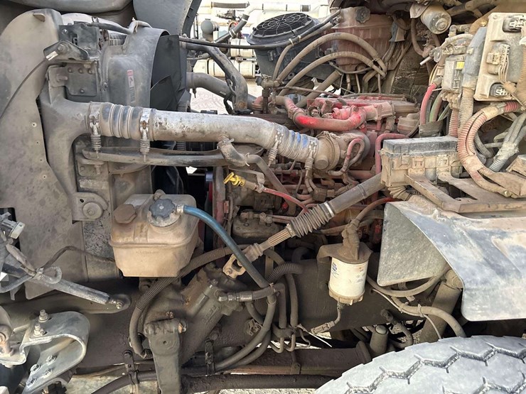 2017-freightliner-114sd-image-29