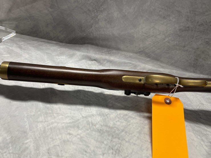 #8070-•-traditions-,-.50-cal.-muzzleloader,-sn:-202082,-(neenah,-wi)-image-21